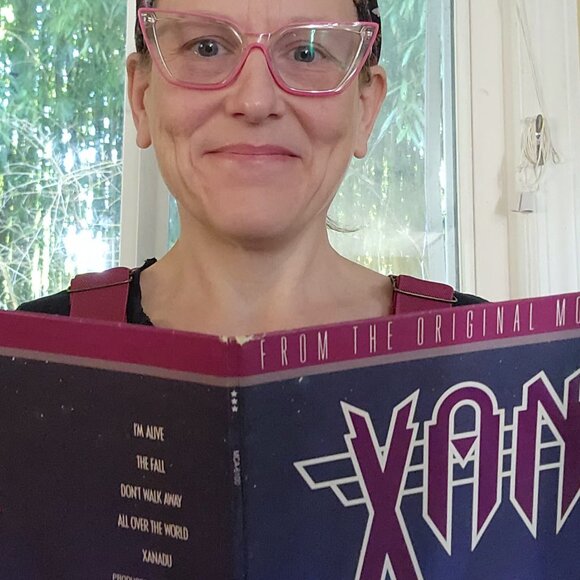 Meet your Posher, Jessica - Picture 2 of 9